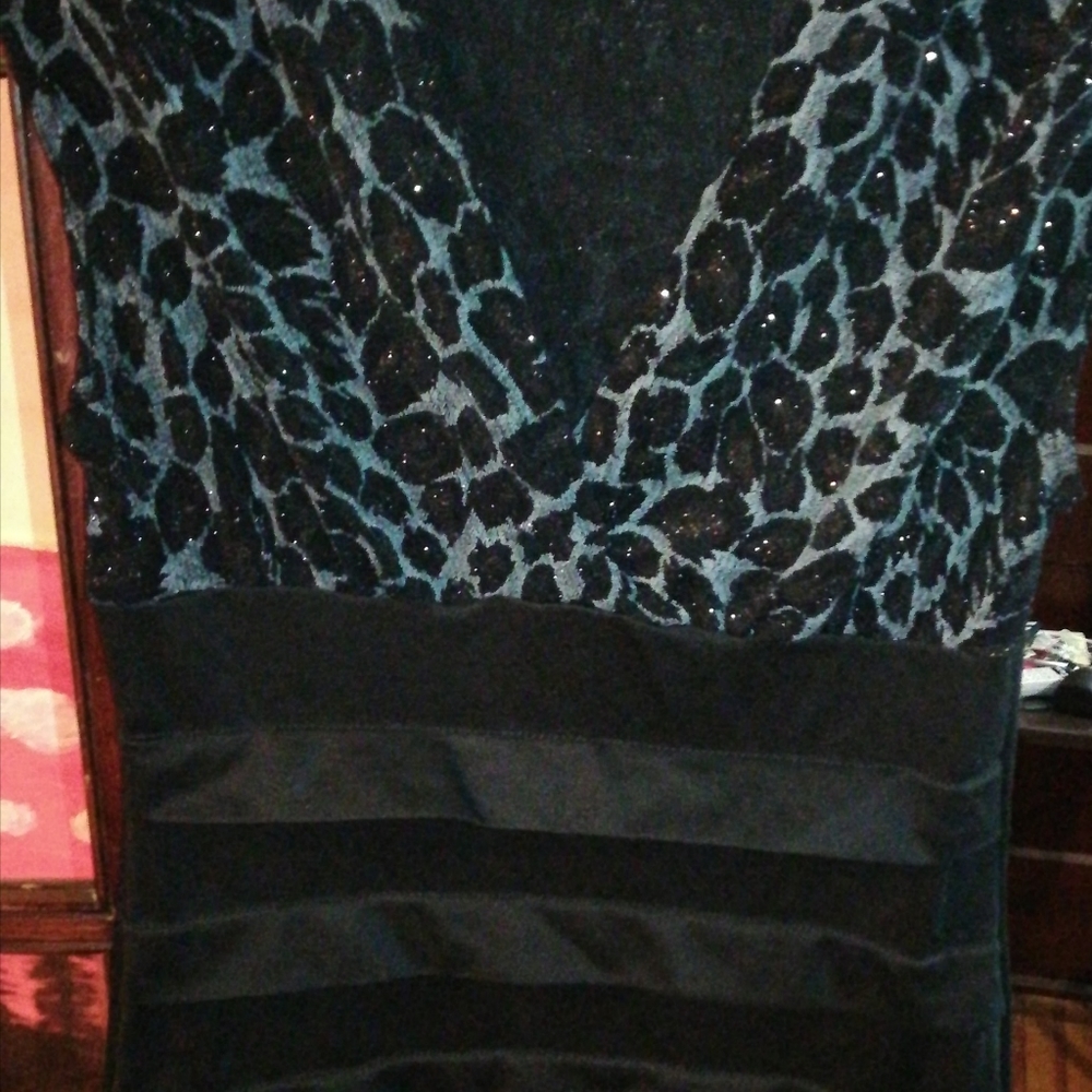 Long shirt or can be wear as a dress